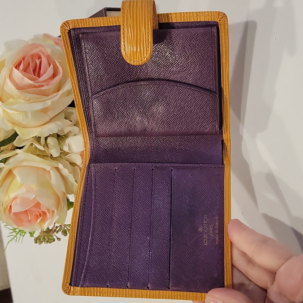 Authentic Louis Vuitton Epi Wallet